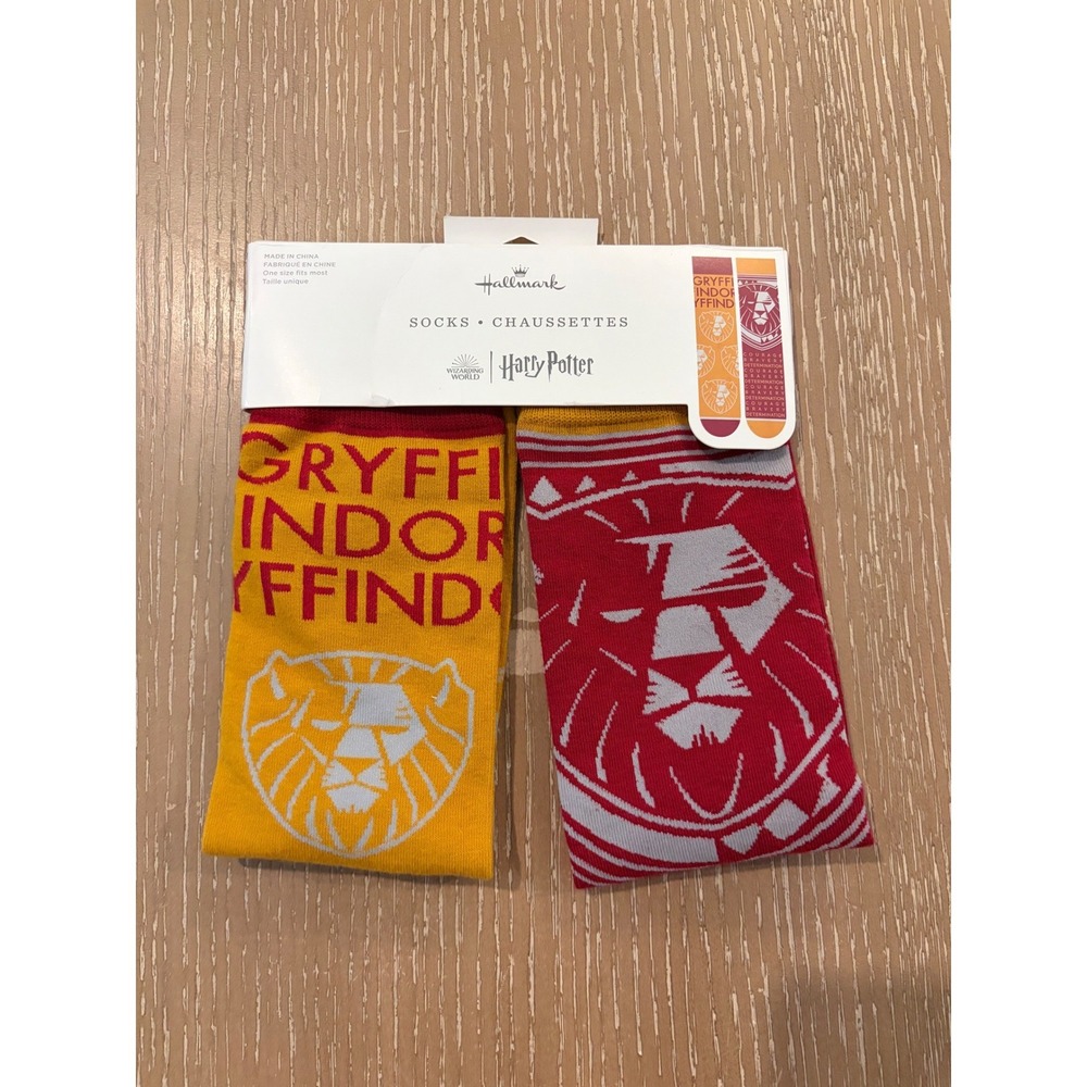 Hallmark Harry Potter Gryffindor Crew Socks 2 Pair Lot Adult One Size NWT